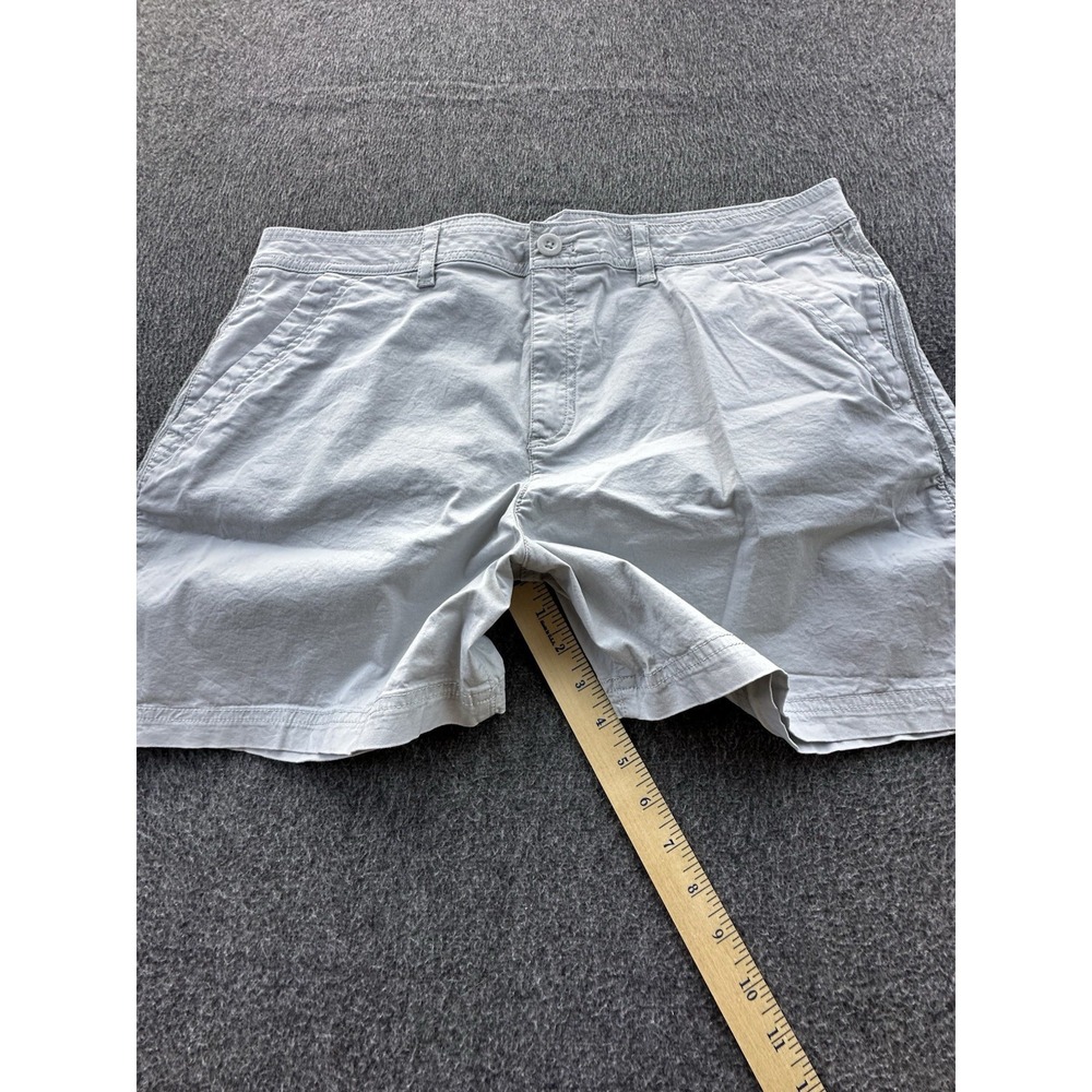 Eddie Bauer Shorts Womens Size 18 Light Gray Pockets Flat Front‎ Stretch Casual - Picture 3 of 11